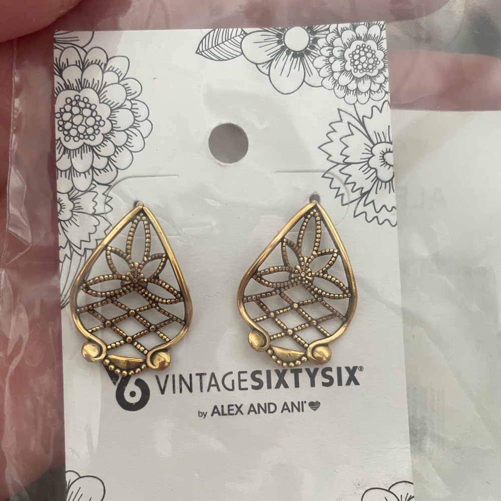 VINTAGESIXTYSIX by ALEX AND ANI PINEAPPLE GOLD EARRINGS